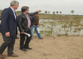 Buryaile recorrió zonas inundadas y visitó productores afectados de Corrientes