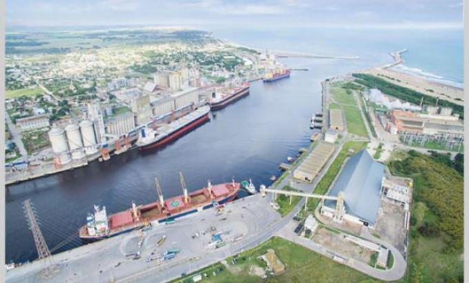Acuerdan bajar 40% los costos para embarcar granos en Bahía Blanca y Quequén