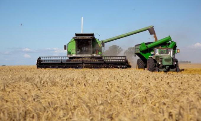 Comenzó a regir un ajuste salarial de casi 38% para tractoristas y cosecheros