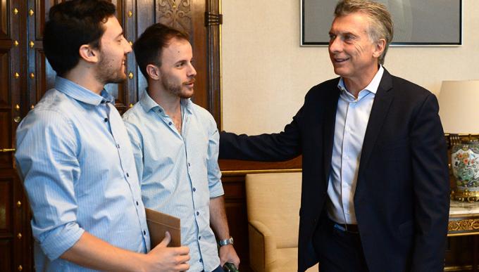 Emprendedores crearon un sistema de energía rural y Macri los recibió en la Rosada