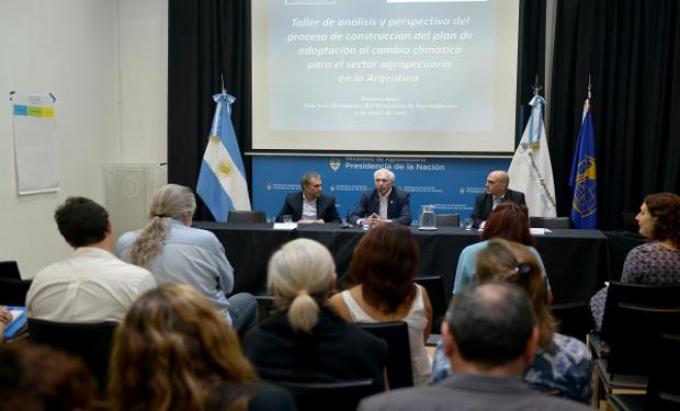 Expertos debaten estrategias del agro frente al cambio climático