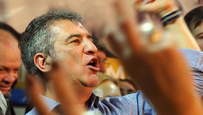 Urribarri: “No se entiende que sigan relativizando los graves efectos de los agroquímicos”