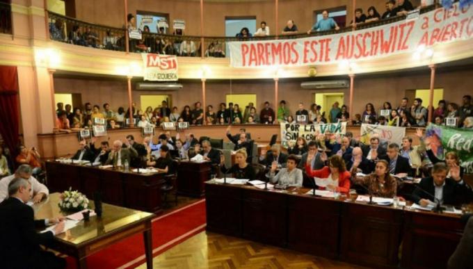 Finalmente, el peronismo frenó la Ley de Agroquímicos en Diputados y saltaron críticas de Cambiemos