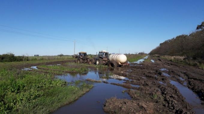 Basta de intendentes que usan la tasa vial como caja política: por una ley de autogestión de caminos rurales