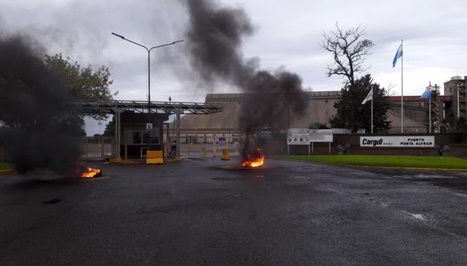 Arrancó la huelga nacional de Aceiteros por tiempo indeterminado por despidos en Cargill