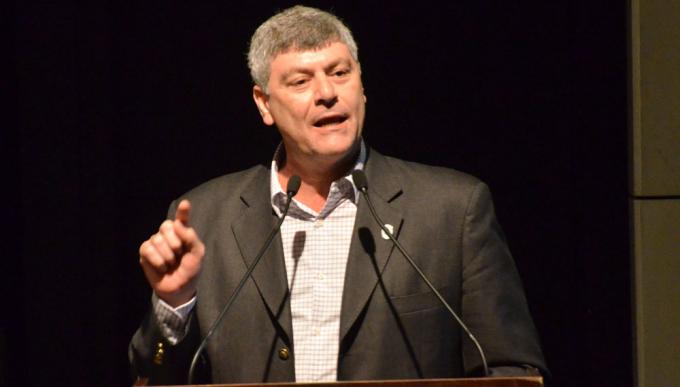 Buryaile: “Estoy seguro de que Macri no está de acuerdo con las retenciones”