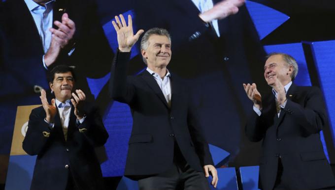 Macri adelantó que impulsa una nueva Ley Pyme y pidió bajar tasas municipales
