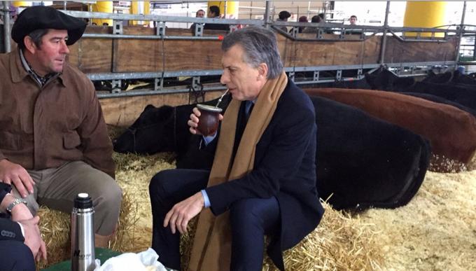 Macri: “Eliminamos retenciones y empezamos un camino de integración al mundo”