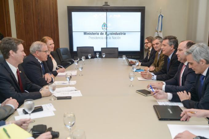 Argentina quiere avanzar en un área de libre comercio con Canadá