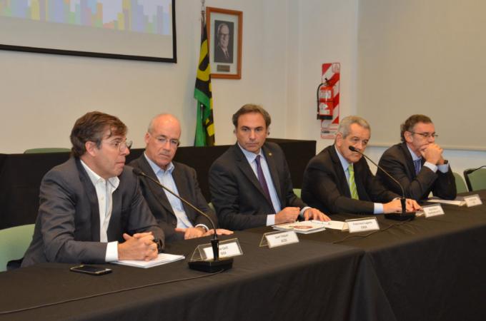 El Foro de Convergencia Empresarial pidió a la corporación política que el sector privado no vuelva a ser la variable de ajuste