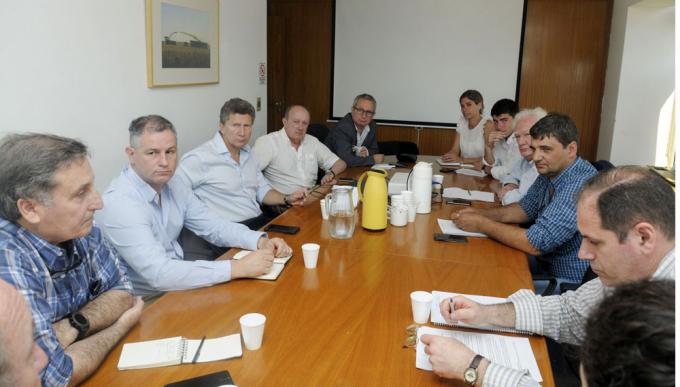 Sammartino presentó la matriz de tipificación de precio del SIGLeA ante la Mesa de Competitividad Lechera