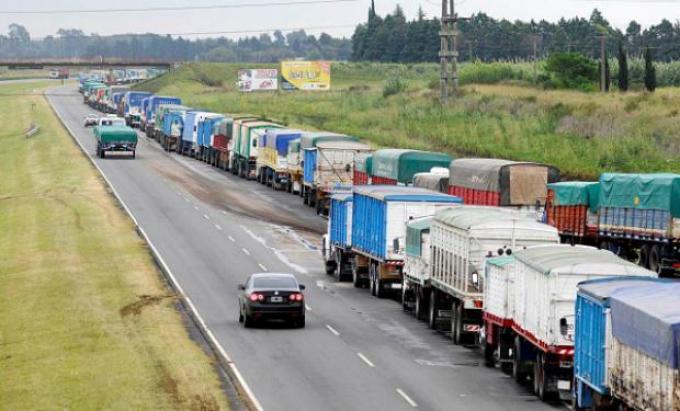 Alerta logística: el próximo miércoles comienza un paro nacional de transportistas por tiempo indeterminado en protesta por “los abusos de los dadores de carga”