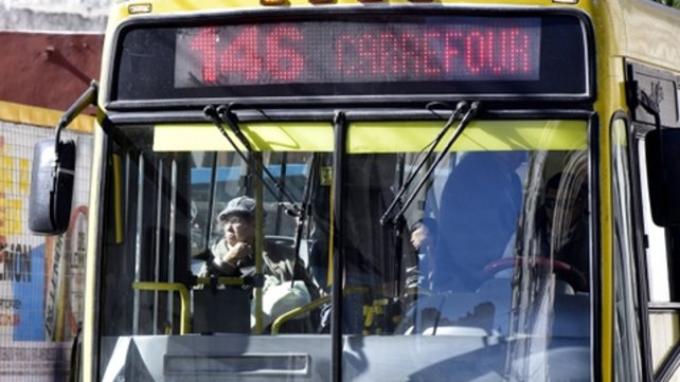 La Rural reclama bajar gasto político para subsidiar el transporte público