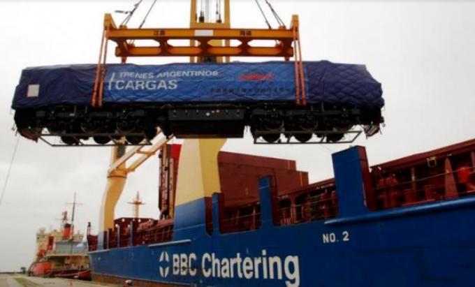 Llegaron 10 locomotoras de China: el objetivo es triplicar la carga transportada para 2020