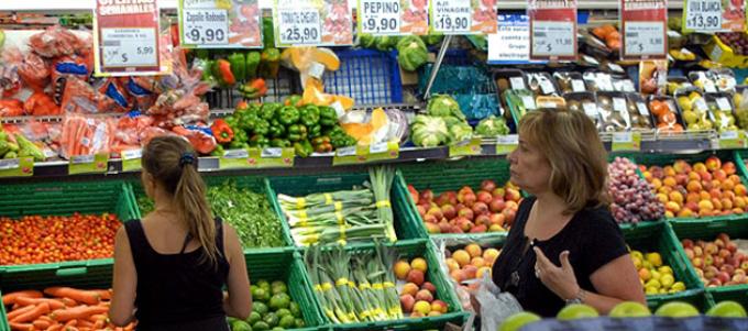 En noviembre, el consumidor pagó 5,25 veces más de lo que cobró el productor agropecuario