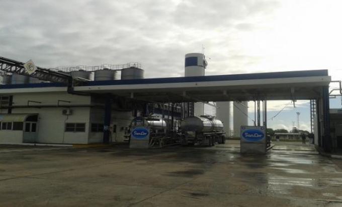 SanCor y Adecoagro concretaron el traspaso de plantas