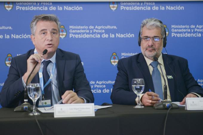 Inversores saudíes exploran oportunidades de negocio con productores argentinos de alfalfa