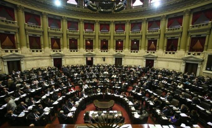 El Gobierno presenta el proyecto de emergencia económica ante la Cámara de Diputados