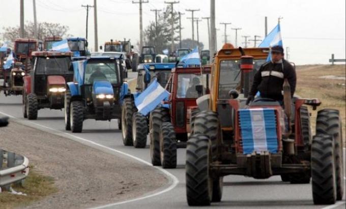 El campo se moviliza en distintos puntos del país para rechazar las retenciones