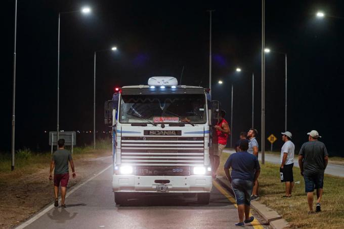 El campo empezó el paro y se prepara para un largo conflicto con el Gobierno