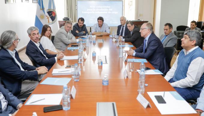 Firman un acuerdo para asegurar la circulación del transporte y el abastecimiento