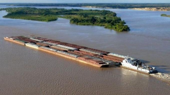 Itaipú abrió compuertas y se recuperó la navegabilidad en el Paraná