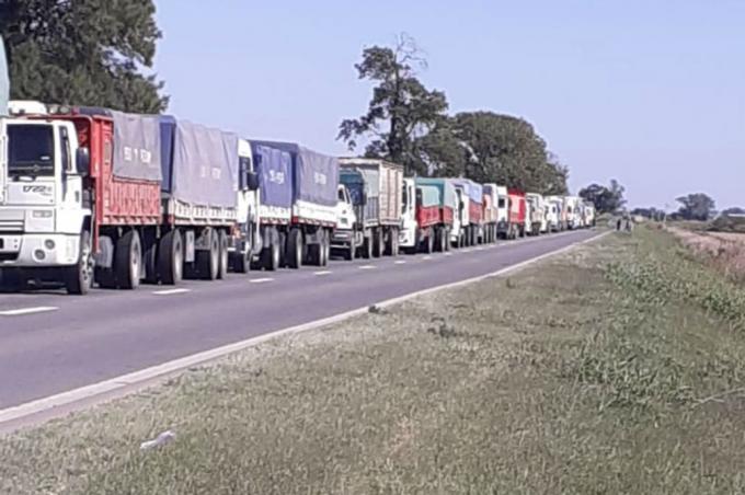 Coronavirus. Transportistas denuncian "kioscos" por los controles de varias provincias