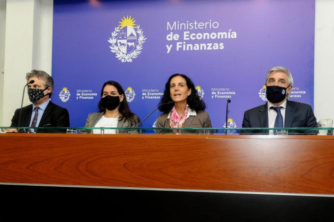 Uruguay emitió bonos en dólares a la tasa más baja de la historia: “La decisión de no ir a cuarentena se ha ido reflejando en términos económicos”