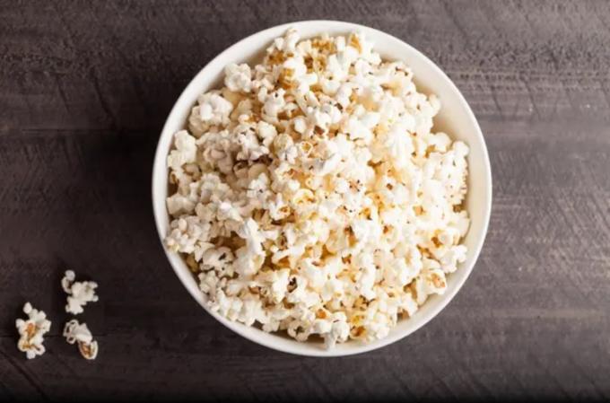 Del cine a la casa. La reconversión del pochoclo por la pandemia.