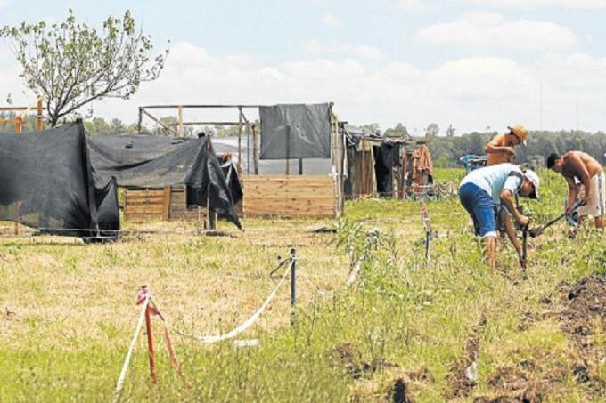 "Respuesta contundente". La Mesa de Enlace le expresó a Basterra su preocupación por la toma de tierras