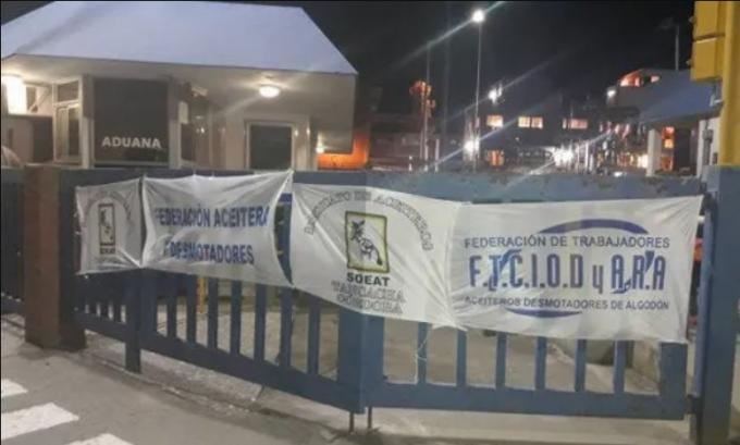 Puertos paralizados: se reanuda la huelga nacional en la industria aceitera y de exportación de granos