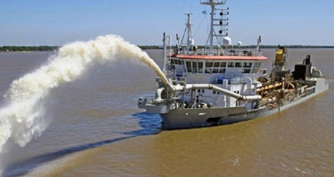 Catorce entidades agropecuarias, industriales y portuarias solicitaron al gobierno que garantice la continuidad del servicio de dragado de la Hidrovía