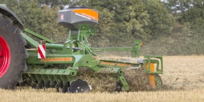 Avanzan la siembra y fertilización combinadas con rastras