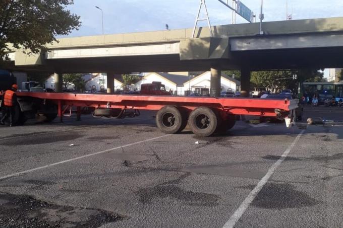 El Gobierno busca destrabar un bloqueo en el puerto de Buenos Aires