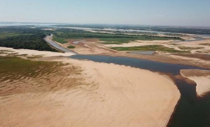 Río Paraná: causas y perspectivas poco alentadoras de una bajante histórica