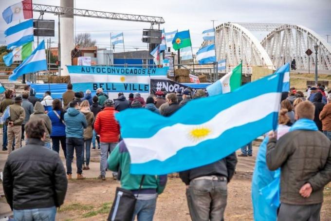 Productores aprobaron realizar un cese de comercialización contra el Gobierno
