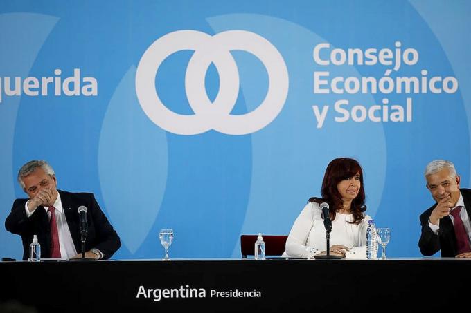 Domínguez dijo que el Gobierno debe administrar los saldos exportables