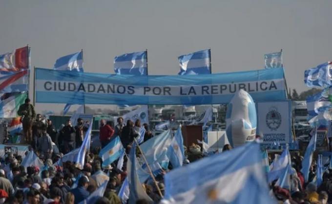 Productores autoconvocados apuntaron contra Domínguez. No venda humo.