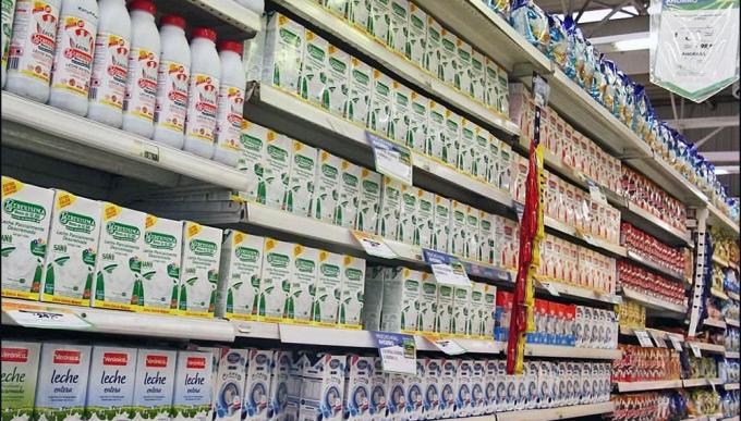La industria láctea no ve sustentable el congelamiento de precios y ofrece un acuerdo