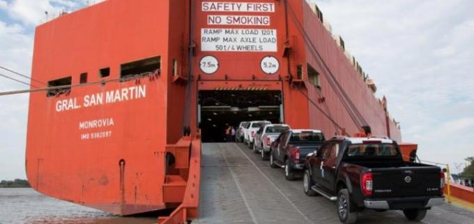 Argentina volvió a recuperar el superavit comercial con Brasil