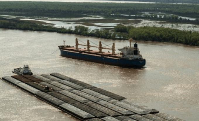 Se rehabilitaron las exportaciones del complejo sojero: El gobierno se tomó una semana para subir las retenciones y armarle un fideicomiso a Feletti, que todavía no está reglamentado