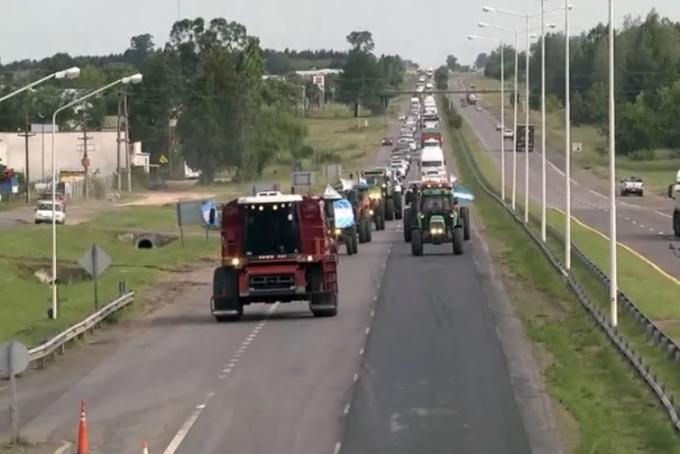 Con decenas de camionetas y tractores: en Entre Ríos el campo se hizo sentir contra las retenciones