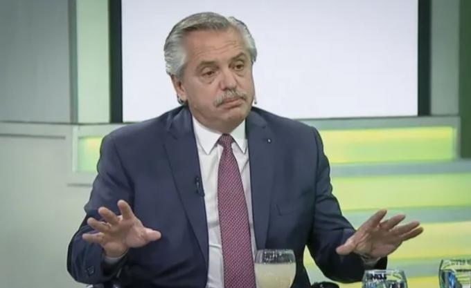 Fernández dijo que un sector del campo tiene una posición “político-partidaria” y lo cruzaron con dureza