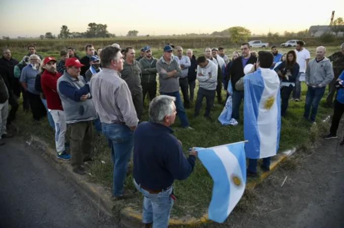  En una nueva asamblea, productores autoconvocados propusieron marchar a Buenos Aires