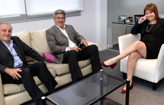 Patricia Bullrich recibió a la Rural y dijo que el campo sufre “atropellos”