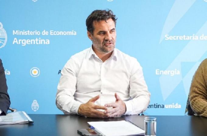 Dormí tranquilo: El secretario de Energía prometió que importarán más gasoil para dar por finalizado el desabastecimiento