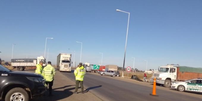 Gasoil: Transportistas levantan el paro y los cortes de ruta mientras mantienen los reclamos por desabastecimiento