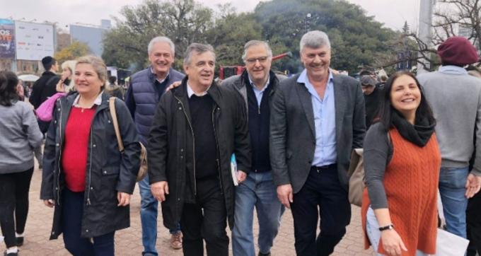 En el Gobierno conviven cinco opiniones distintas sobre el sector que más divisas aporta aporta