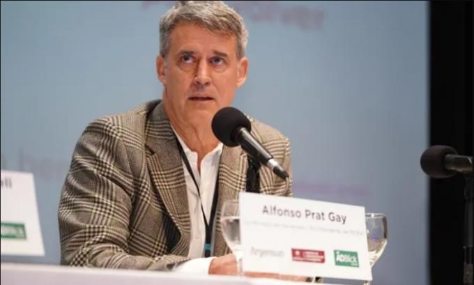 El duro pronóstico de Prat Gay. "Tenemos que prepararnos para ver cosas graves hacia adelante"