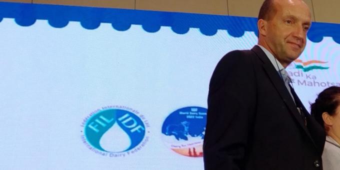 Una insólita deuda nos deja la margen del mundo lechero: “Queremos a Argentina de vuelta”, dice el Presidente de la Federación Internacional de la Leche
